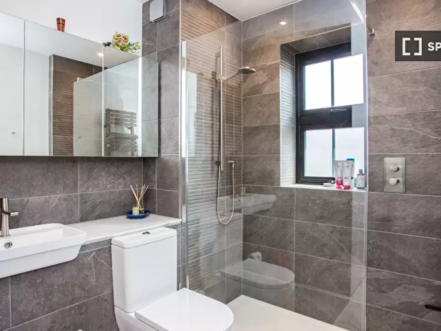 Immagine 14 di Appartamento in affitto  in Flat Triangle Court a Camberwell