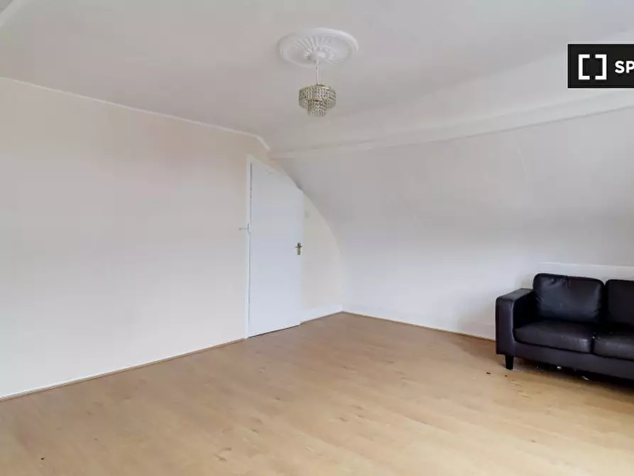 Immagine 5 di Appartamento in affitto  in Sydney Rd a Tottenham