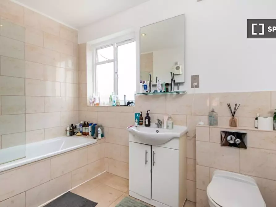 Immagine 6 di Camera condivisa in affitto  in KINGS ROAD a Kensington