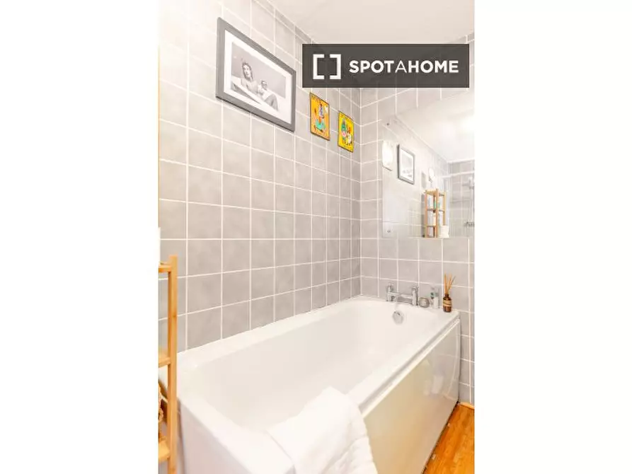 Immagine 19 di Appartamento in affitto  in a Cheltenham Rd a Camberwell