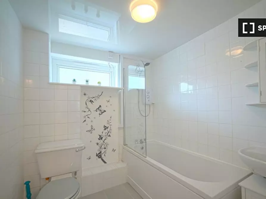 Immagine 6 di Camera condivisa in affitto  in Smythe St a Poplar