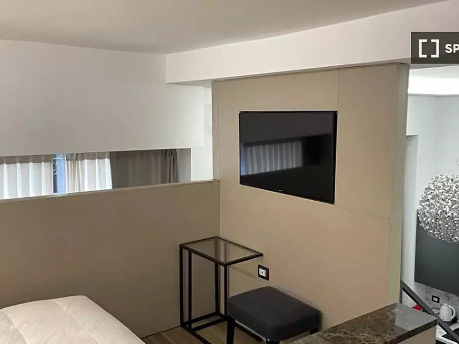 Immagine 8 di Appartamento in affitto  in Via S. Gregorio a Milano