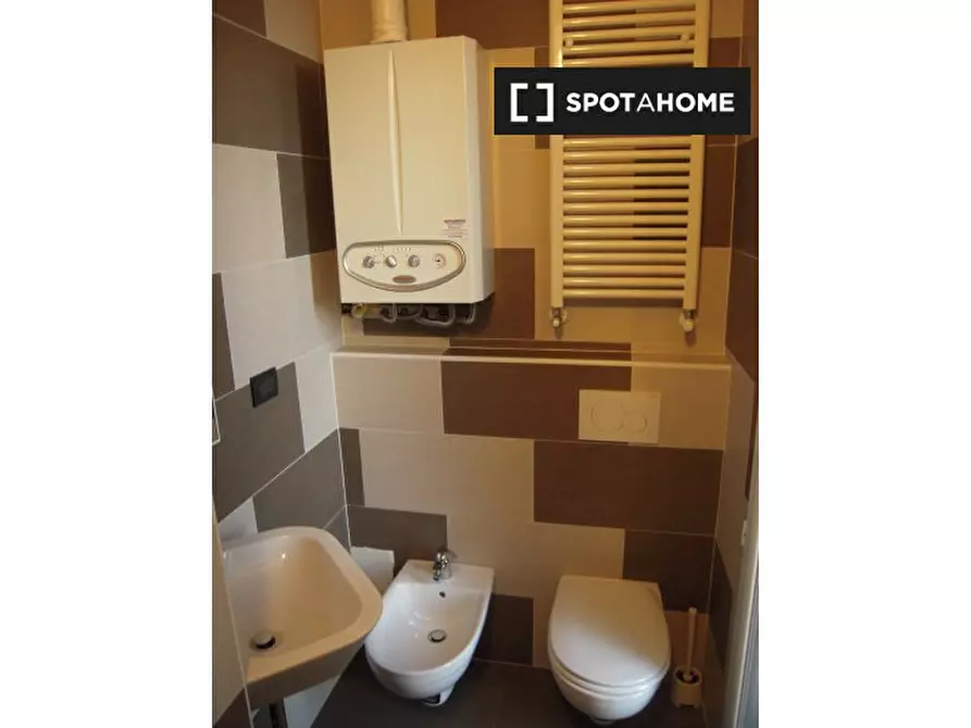 Immagine 18 di Ufficio in affitto  in Via Asiago a Bologna