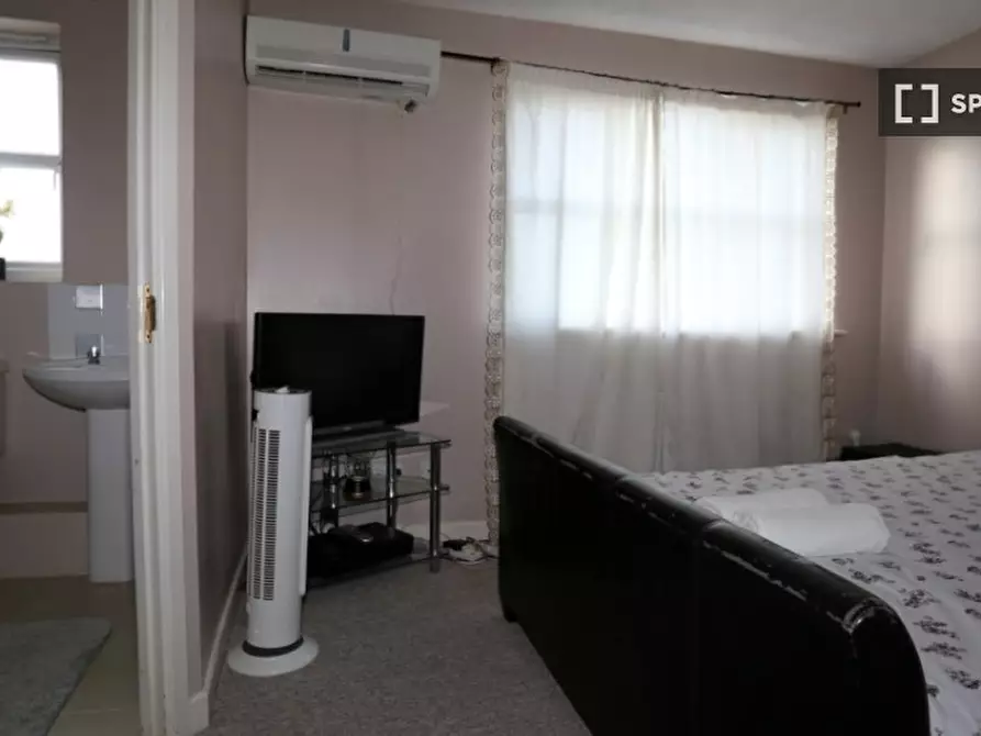 Immagine 18 di Appartamento in affitto  in Ware Point Drive a Eltham