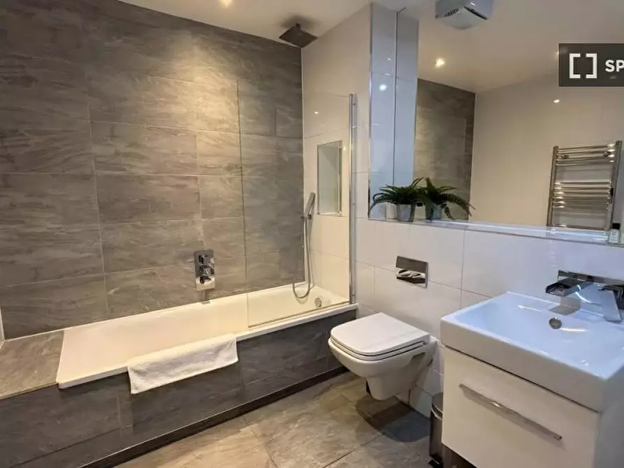 Immagine 18 di Appartamento in affitto  in Bromehead St, Whitechapel, London E1 2PQ, UK a Poplar