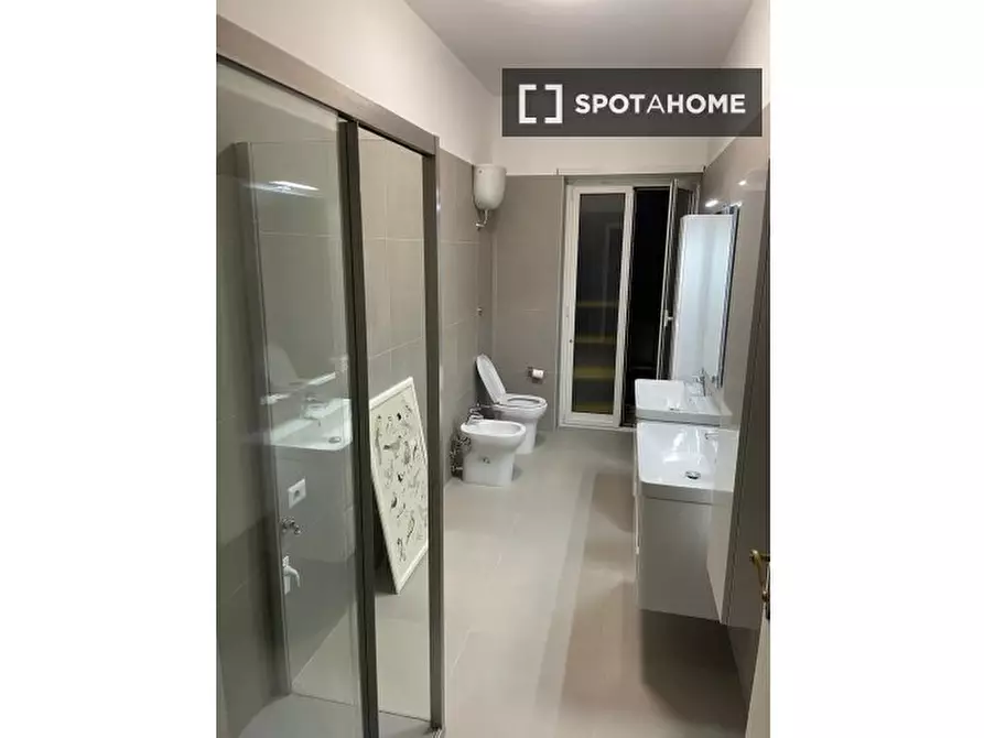 Immagine 4 di Camera condivisa in affitto  in Via Francesco Grimaldi a Roma