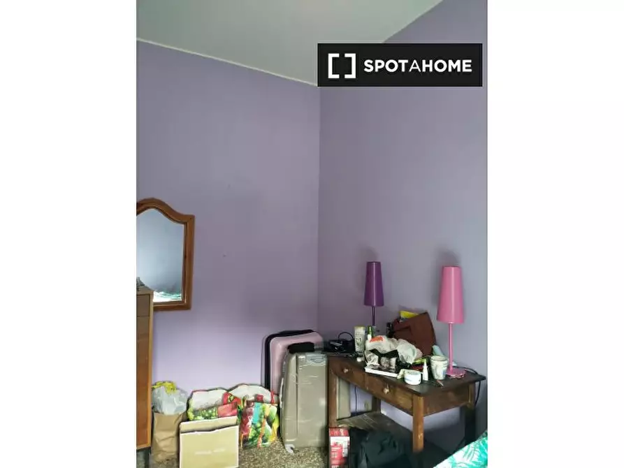 Immagine 8 di Camera condivisa in affitto  in Via Amiterno a Roma