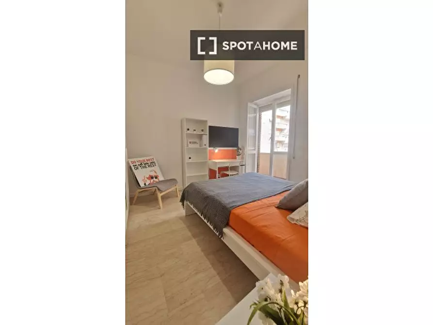 Immagine 2 di Camera condivisa in affitto  in Lungotevere di Pietra Papa a Roma