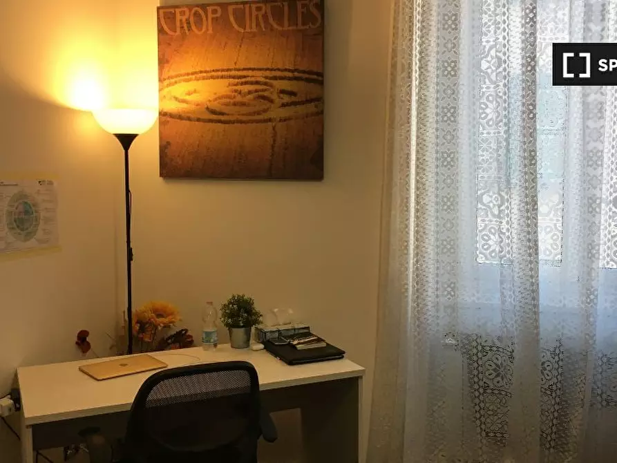 Immagine 10 di Camera condivisa in affitto  in Via Venezia a Genova