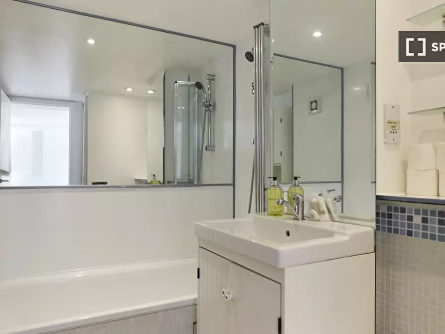 Immagine 8 di Appartamento in affitto  in Cormont Road a Camberwell