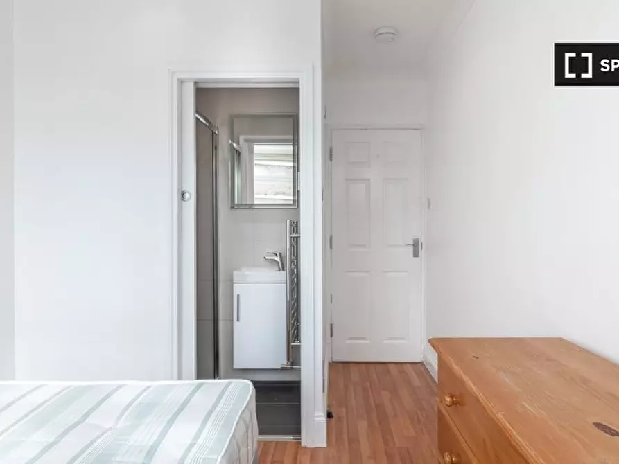 Immagine 7 di Appartamento in affitto  in Bethnal Green Rd a Poplar