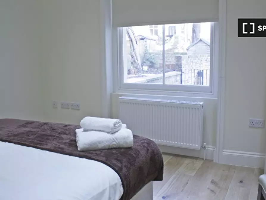 Immagine 14 di Appartamento in affitto  in Ladbroke Grove a Kensington