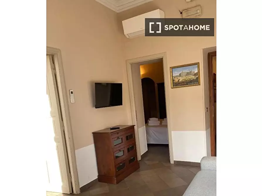 Immagine 19 di Appartamento in affitto  in Piazza San Giovanni In Laterano a Roma