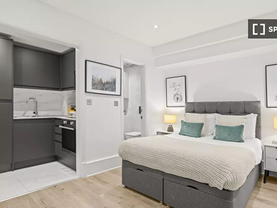 Immagine 16 di Ufficio in affitto  in Flat a Kensington