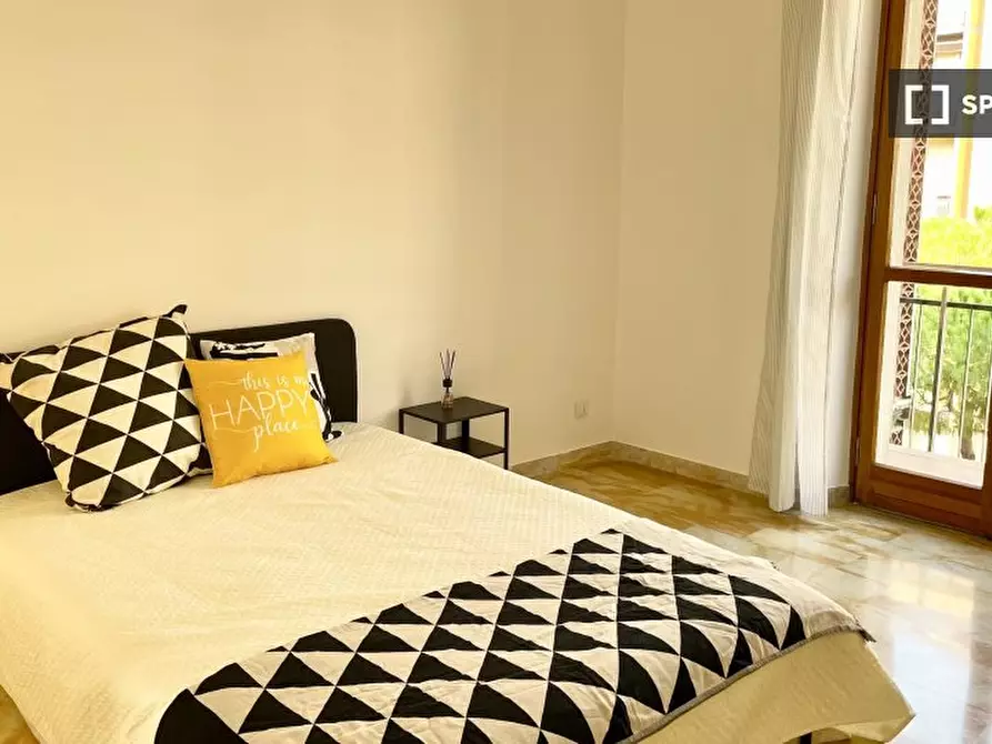 Immagine 2 di Camera condivisa in affitto  in VIA CADUTI DI CEFALONIA a Firenze