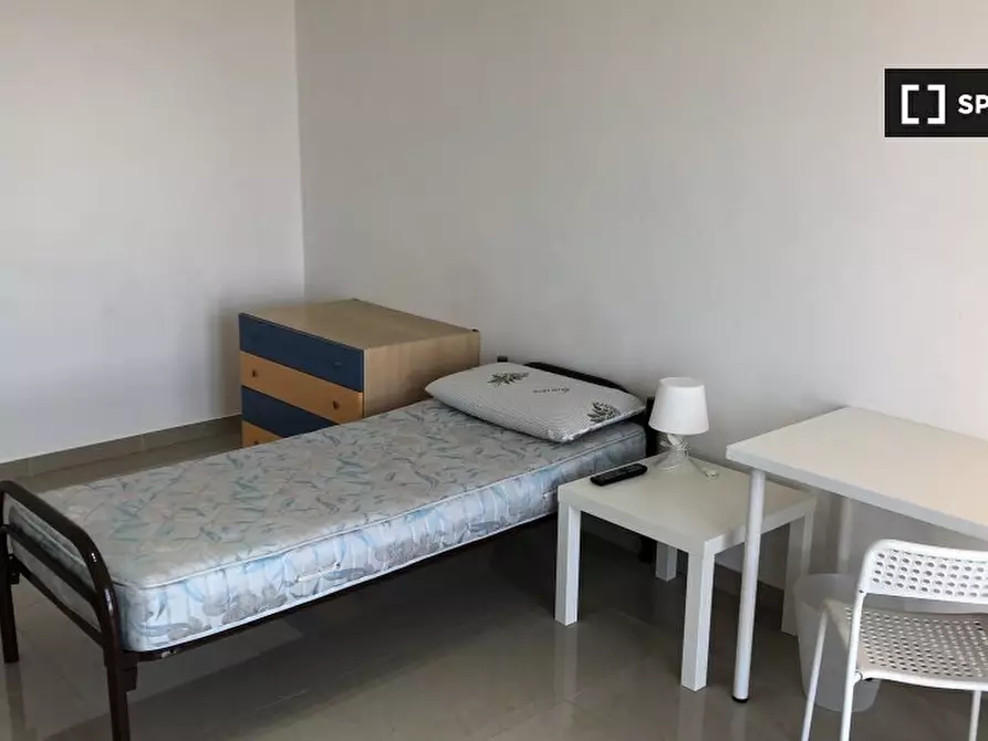 Immagine 2 di Camera condivisa in affitto  in Via Alessandro Litta Modignani, 20161 Milano MI, Italy a Milano