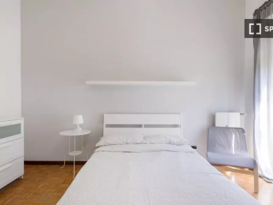 Immagine 2 di Camera condivisa in affitto  in Via Curtatone a Milano