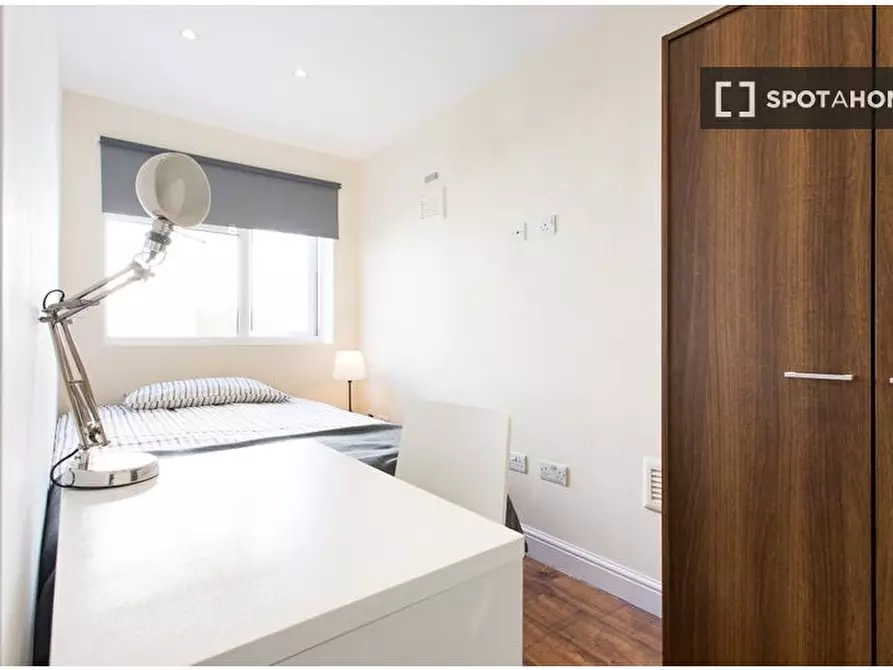 Immagine 6 di Camera condivisa in affitto  in Lower Richmond Road a Wandsworth