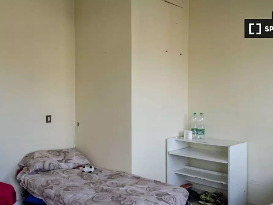 Immagine 2 di Camera condivisa in affitto  in Via Ozanam a Roma