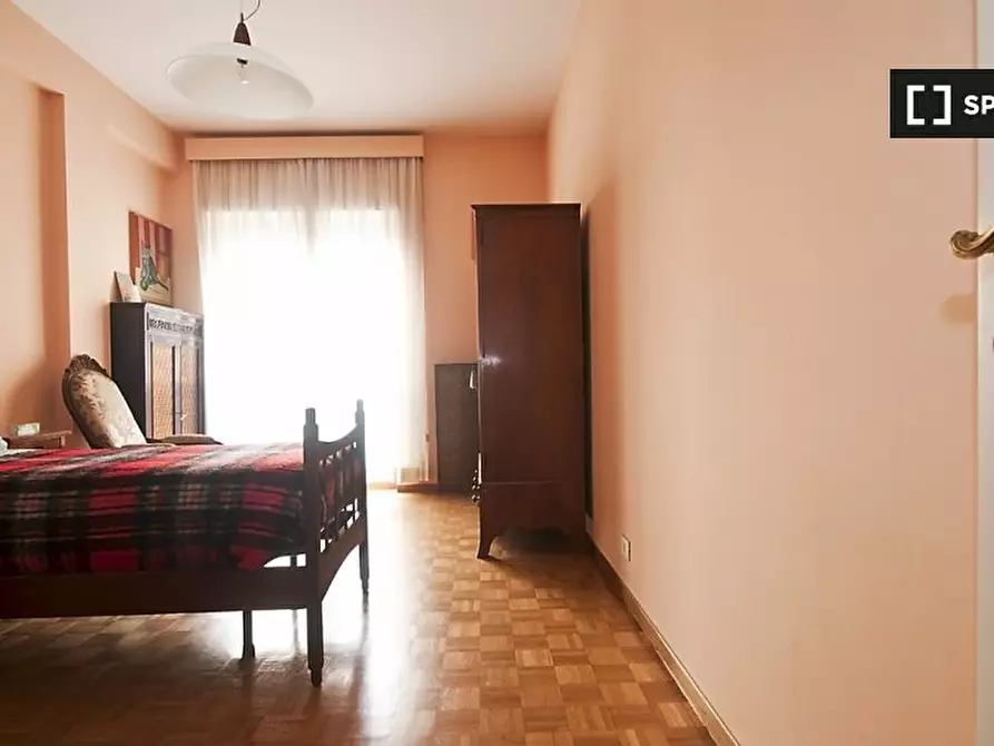 Immagine 3 di Camera condivisa in affitto  in Via Cinigiano a Roma