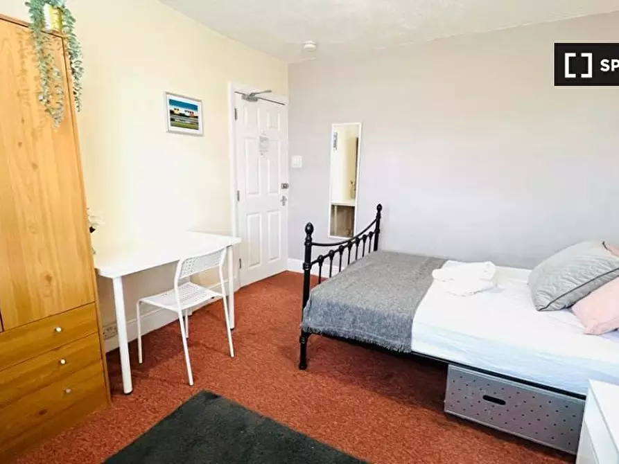 Immagine 7 di Camera condivisa in affitto  in Falling Ln a Hillingdon