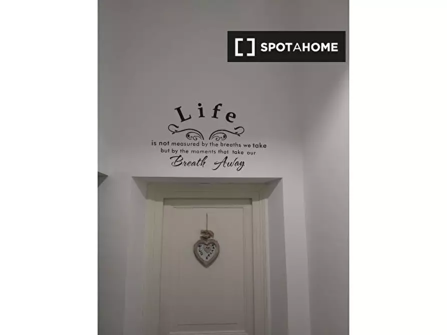 Immagine 17 di Camera condivisa in affitto  in Via Venezia a Genova