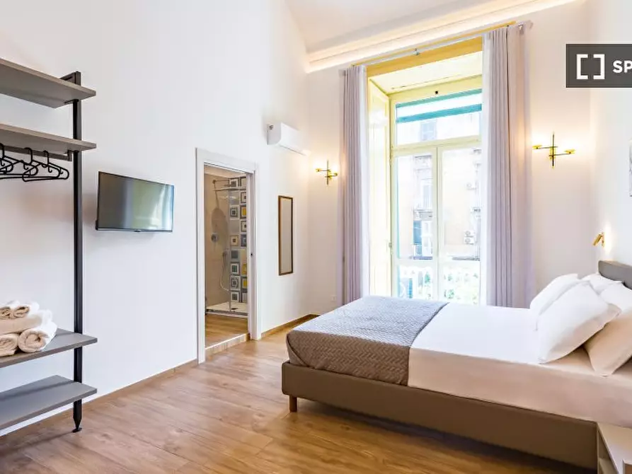 Immagine 7 di Appartamento in affitto  in Via Santa Teresa degli Scalzi a Napoli