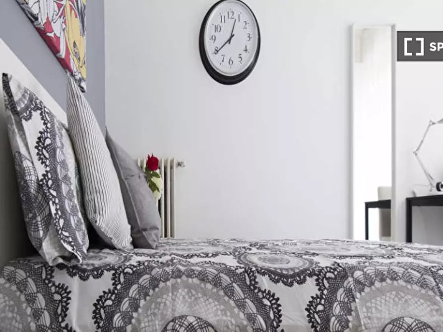 Immagine 3 di Camera condivisa in affitto  in Viale San Gimignano a Milano