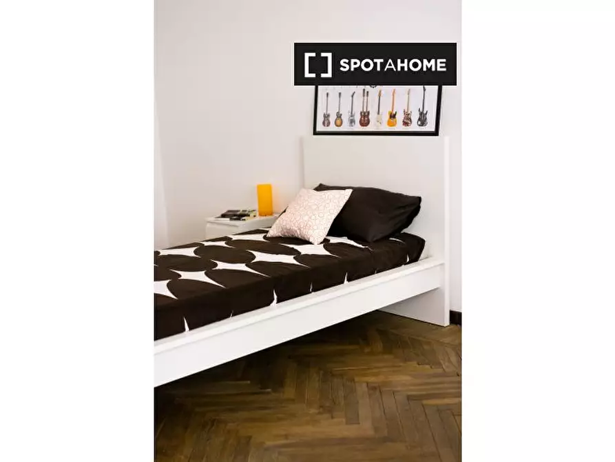 Immagine 4 di Camera condivisa in affitto  in Via Filippo Juvarra a Torino