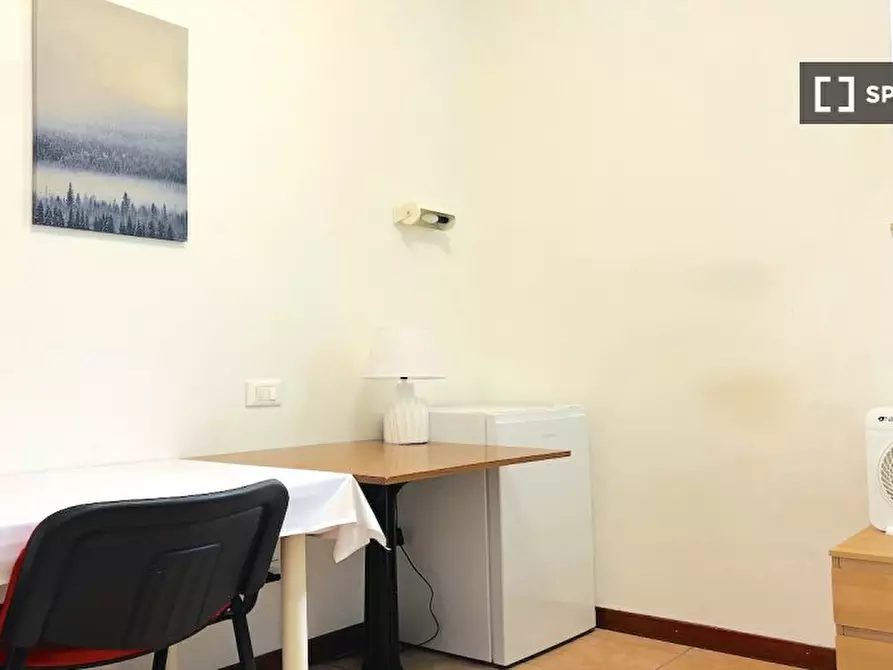 Immagine 4 di Camera condivisa in affitto  in Via Alessandro Brisse a Roma