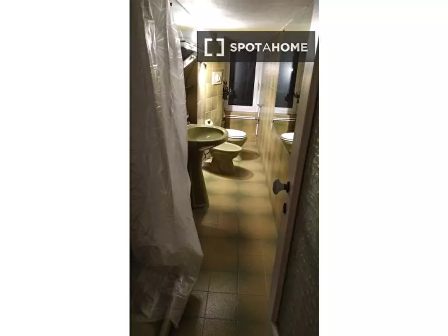 Immagine 12 di Camera condivisa in affitto  in Via Caffaro a Genova