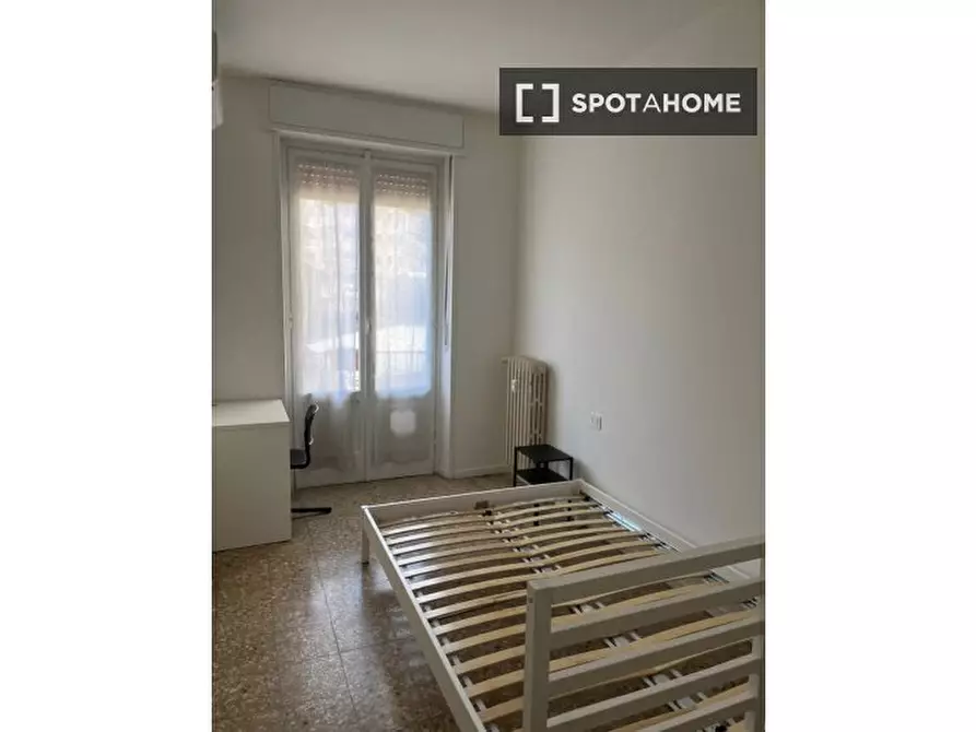Immagine 2 di Camera condivisa in affitto  in Via Riva di Trento a Milano