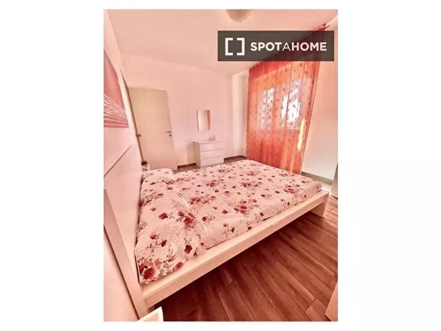 Immagine 3 di Camera condivisa in affitto  in Via dei Salici a Milano