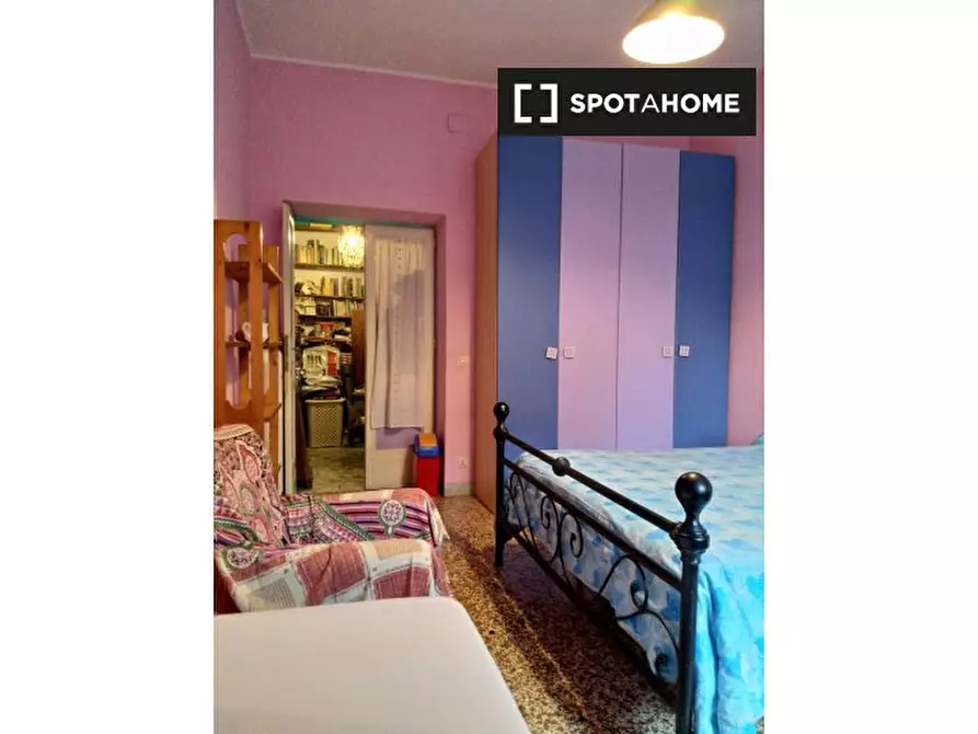 Immagine 2 di Camera condivisa in affitto  in Via Amiterno a Roma