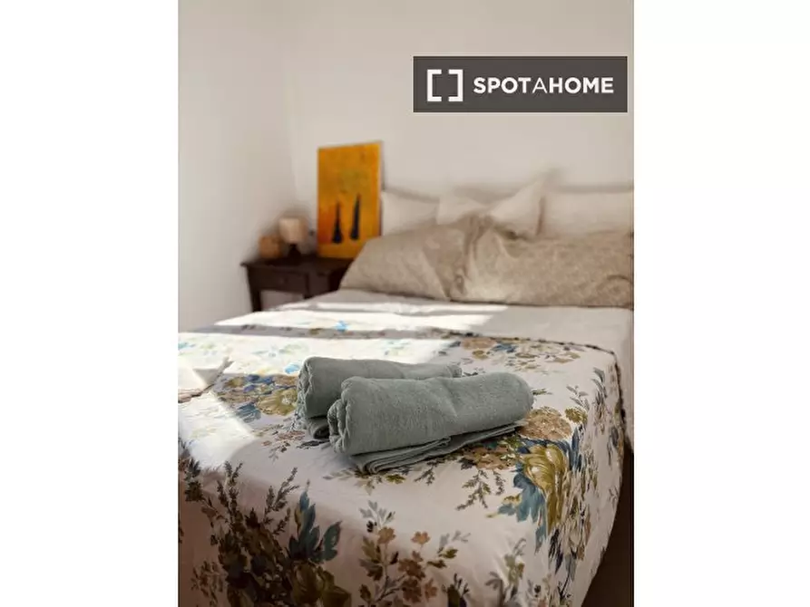 Immagine 1 di Camera condivisa in affitto  in Via Federico Ozanam a Roma