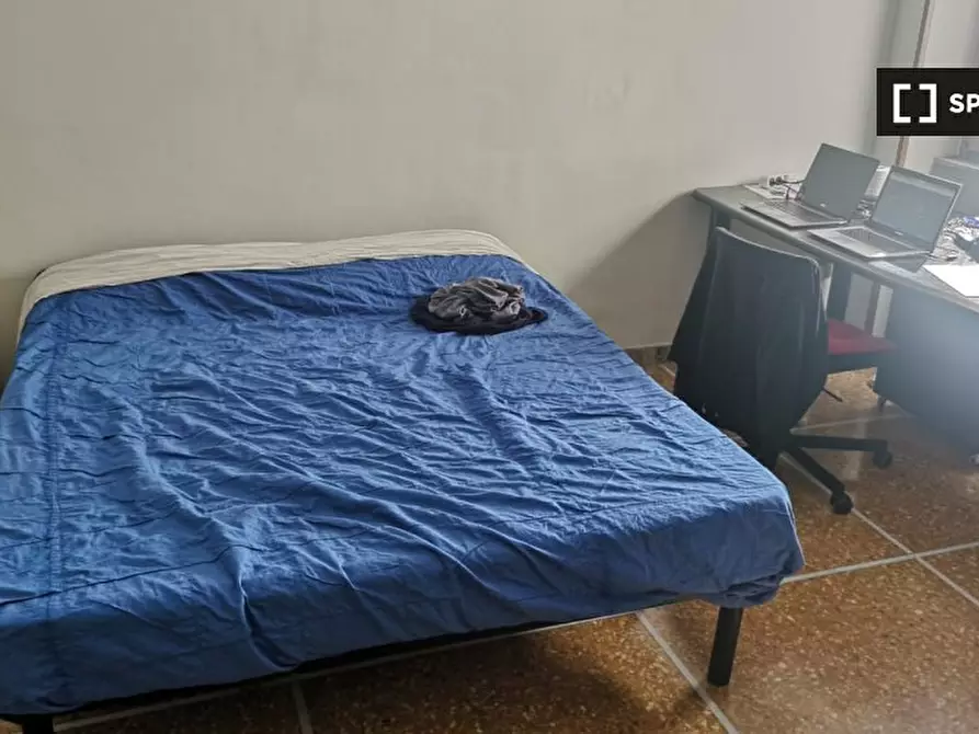 Immagine 3 di Camera condivisa in affitto  in Via Montebuono a Roma