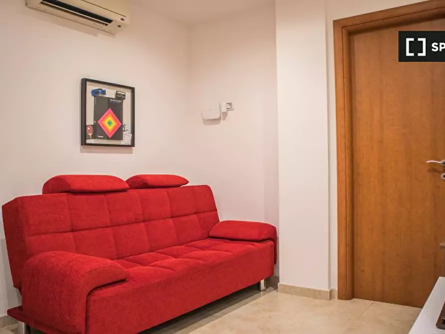 Immagine 8 di Camera condivisa in affitto  in Via Baldo degli Ubaldi a Roma