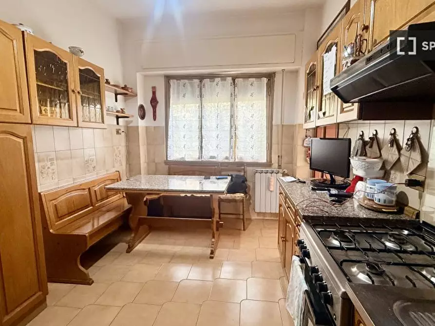 Immagine 13 di Camera condivisa in affitto  in Via Guido Biagi a Roma