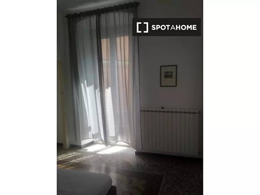 Immagine 7 di Camera condivisa in affitto  in Via Venezia a Genova