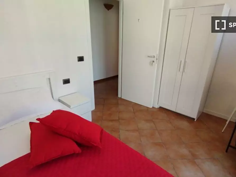 Immagine 3 di Camera condivisa in affitto  in Via Francesco Calzolari a Firenze