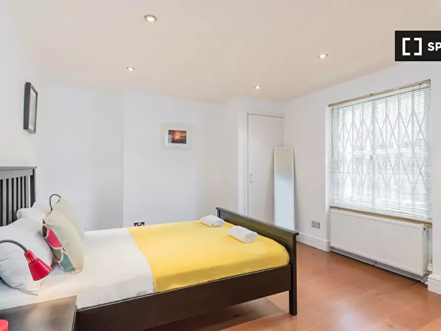 Immagine 12 di Appartamento in affitto  in Mornington St a Camden Town