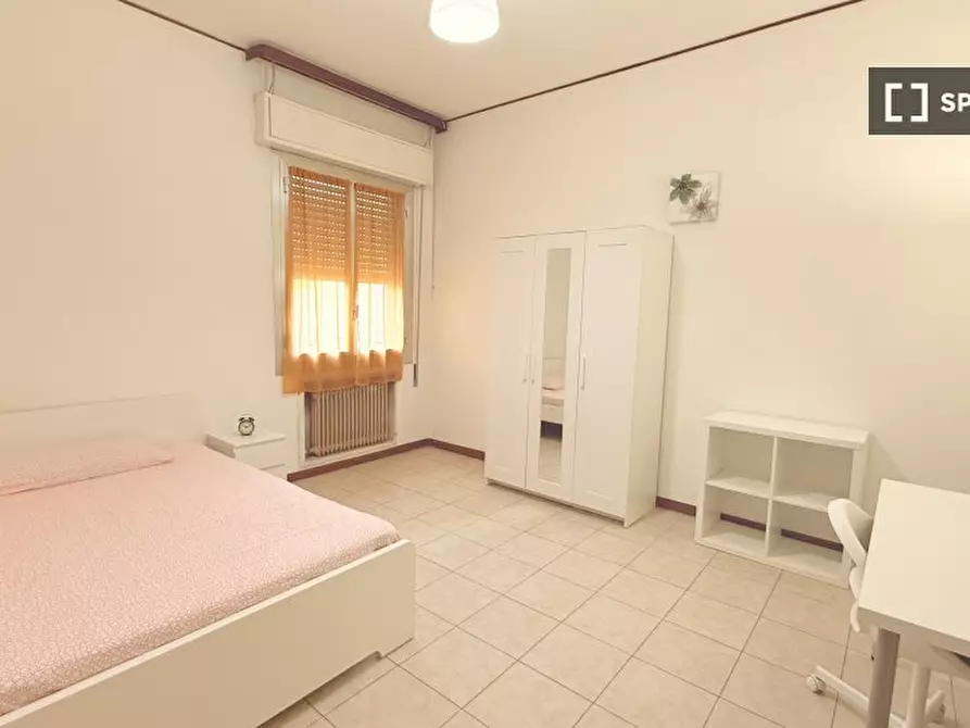 Immagine 2 di Camera condivisa in affitto  in Via Donato Creti a Bologna