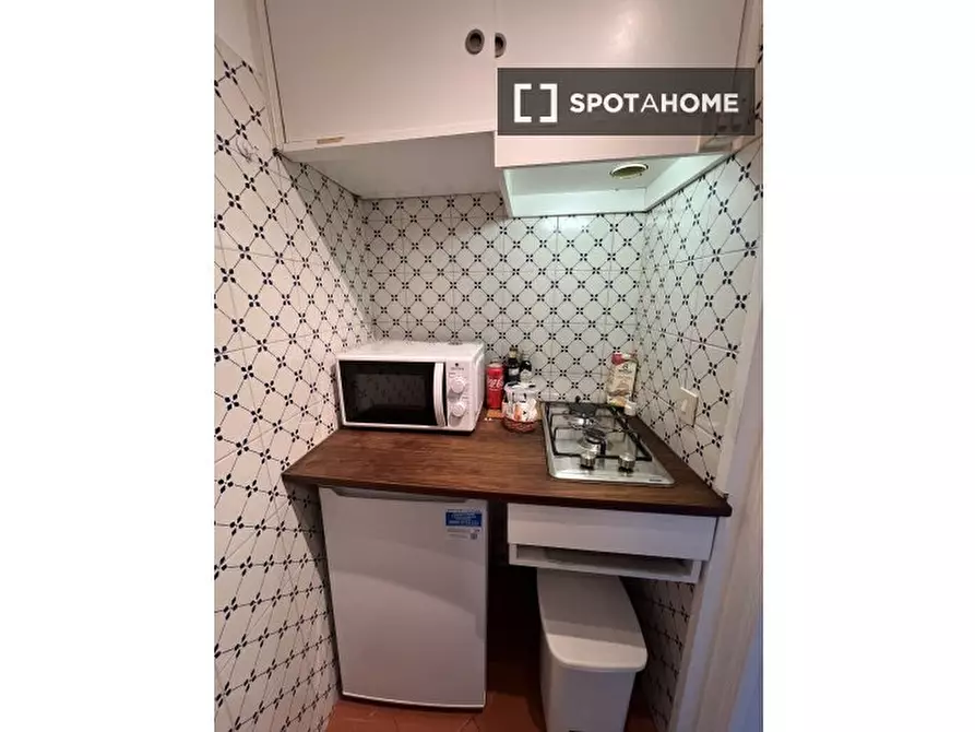 Immagine 13 di Appartamento in affitto  in Via di San Calisto a Roma