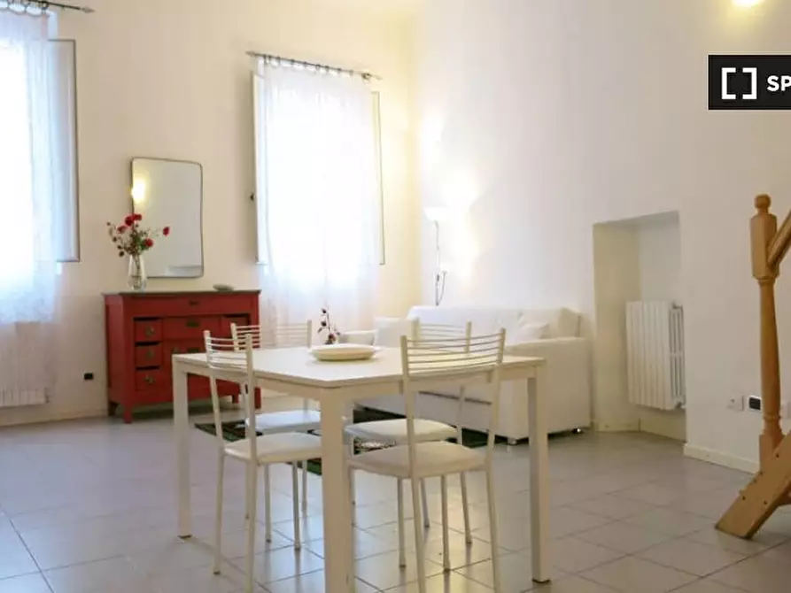 Immagine 2 di Appartamento in affitto  in Via Altaguardia a Milano