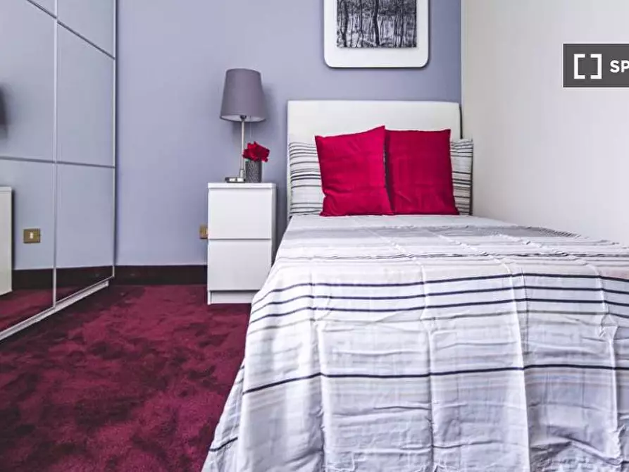 Immagine 1 di Camera condivisa in affitto  in Viale Nazario Sauro a Milano