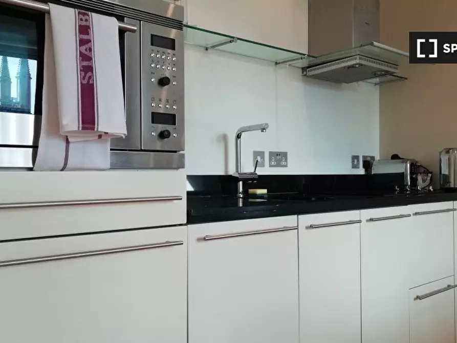 Immagine 4 di Appartamento in affitto  in Hosier Ln a Islington