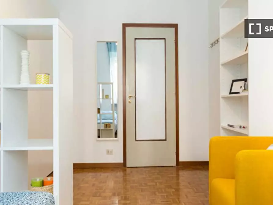 Immagine 2 di Camera condivisa in affitto  in Via Dei Mandorli Milan a Buccinasco