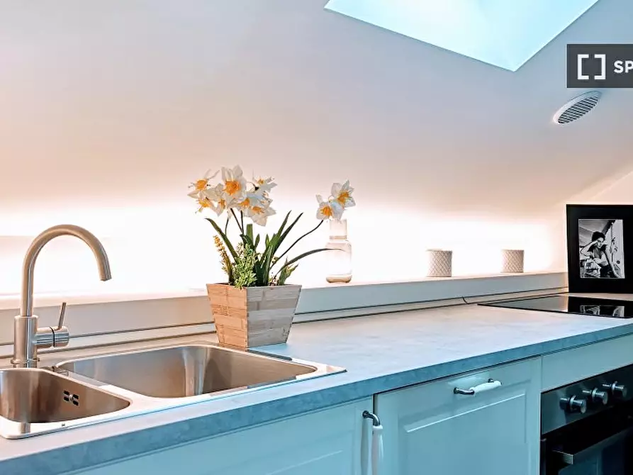 Immagine 10 di Appartamento in affitto  in Via Borromei a Milano