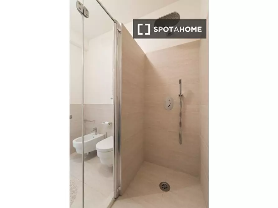 Immagine 17 di Appartamento in affitto  in Via Romana rosso a Firenze