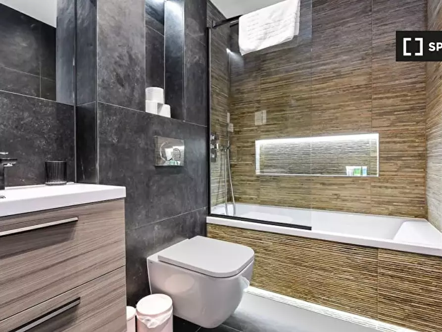 Immagine 12 di Appartamento in affitto  in Flat Goldman House - 122 Wembley Park drive HA9 8HP a Brent